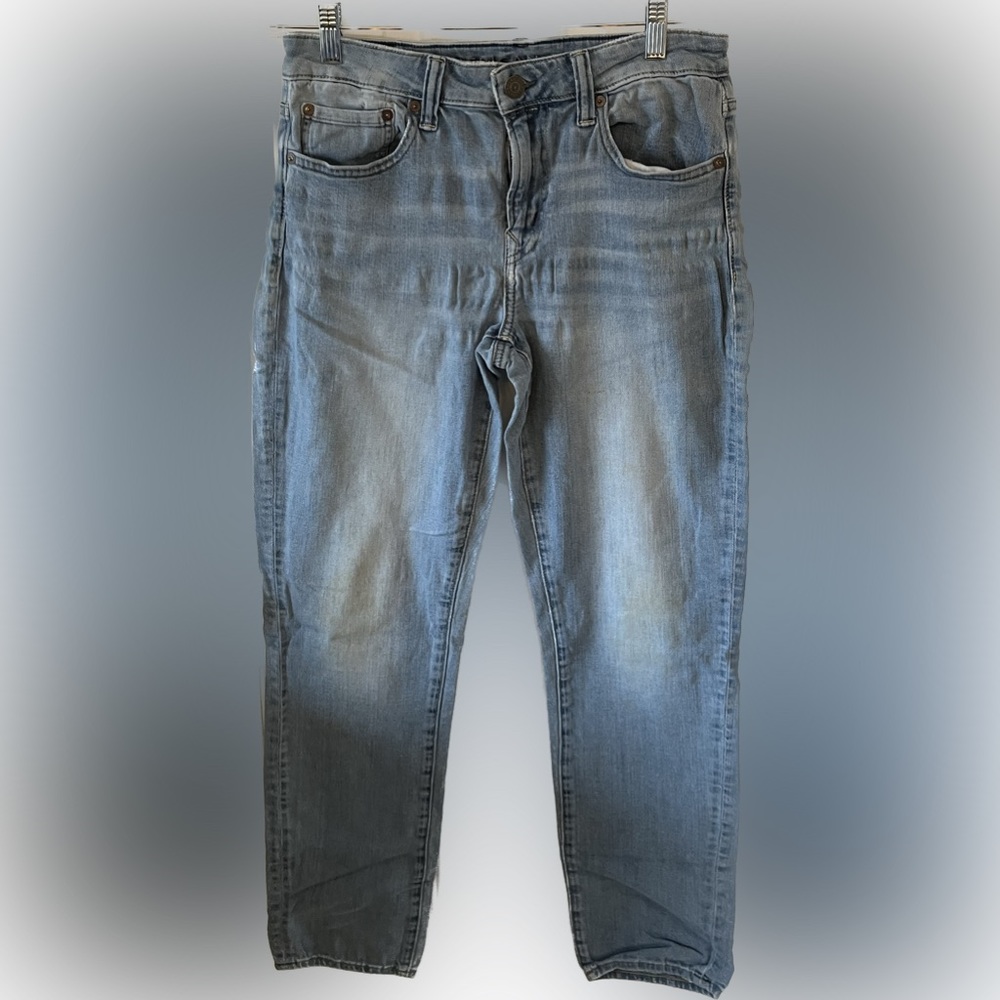 American Eagle Men’s Blue Jeans. Size Men’s 32x32. Color Blue.